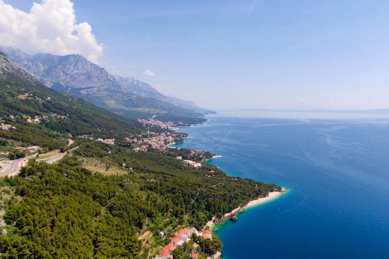 Apartments With A Parking Space Brela, Makarska - 789 Exterior photo